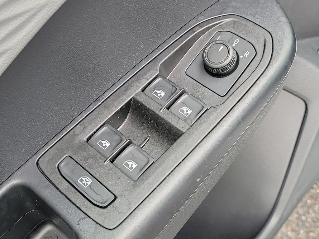 Used 2023 Volkswagen Taos S FWD image 17