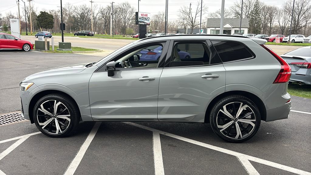 Certified 2025 Volvo XC60 B5 Ultra w/ Protection Package Premier image 3