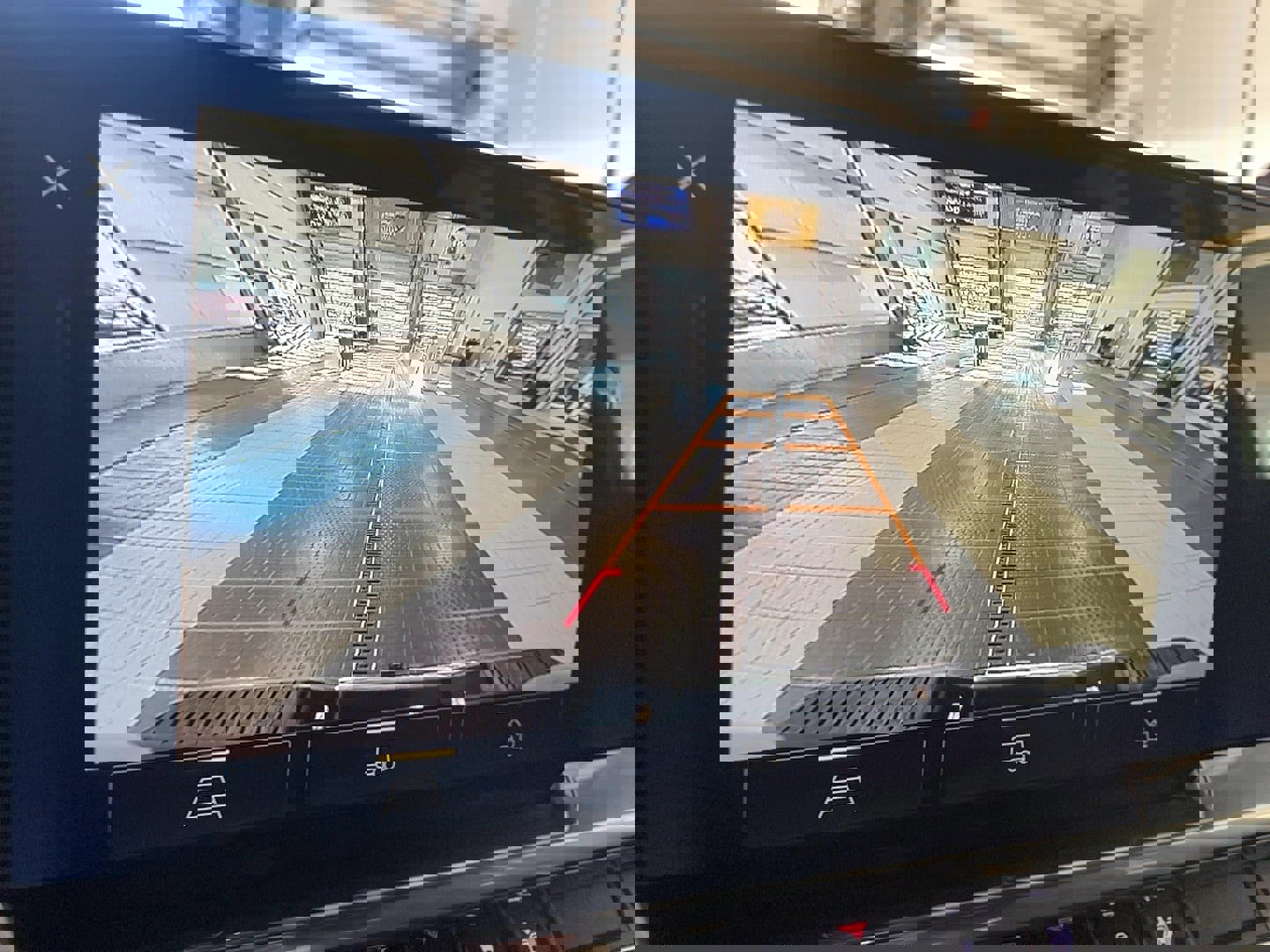 Used 2024 Chevrolet Silverado 2500 LT w/ Convenience Package image 8