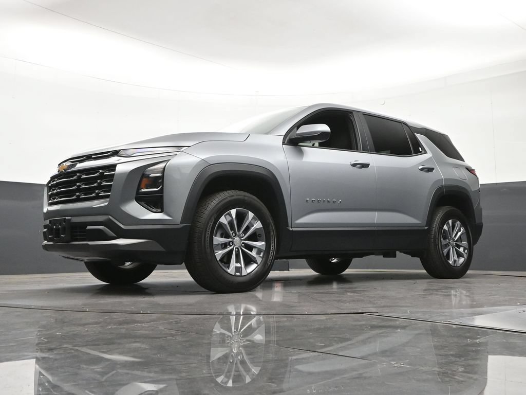 Used 2026 Chevrolet Equinox LT w/ Safety and Technology Package FWD image 24