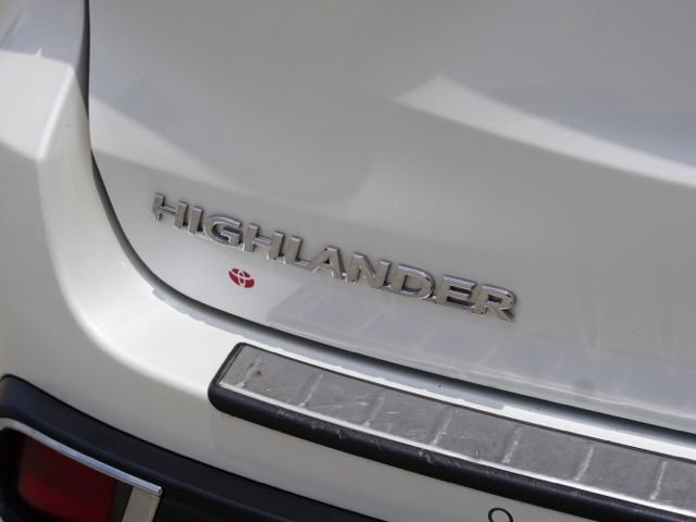 Used 2017 Toyota Highlander Limited w/ Carpet Mat Package FWD image 12