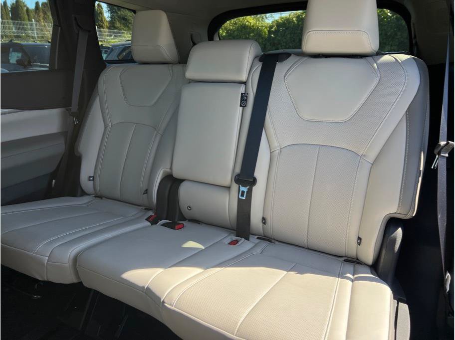 Used 2026 INFINITI QX60 Luxe w/ Cargo Package AWD/4WD image 9