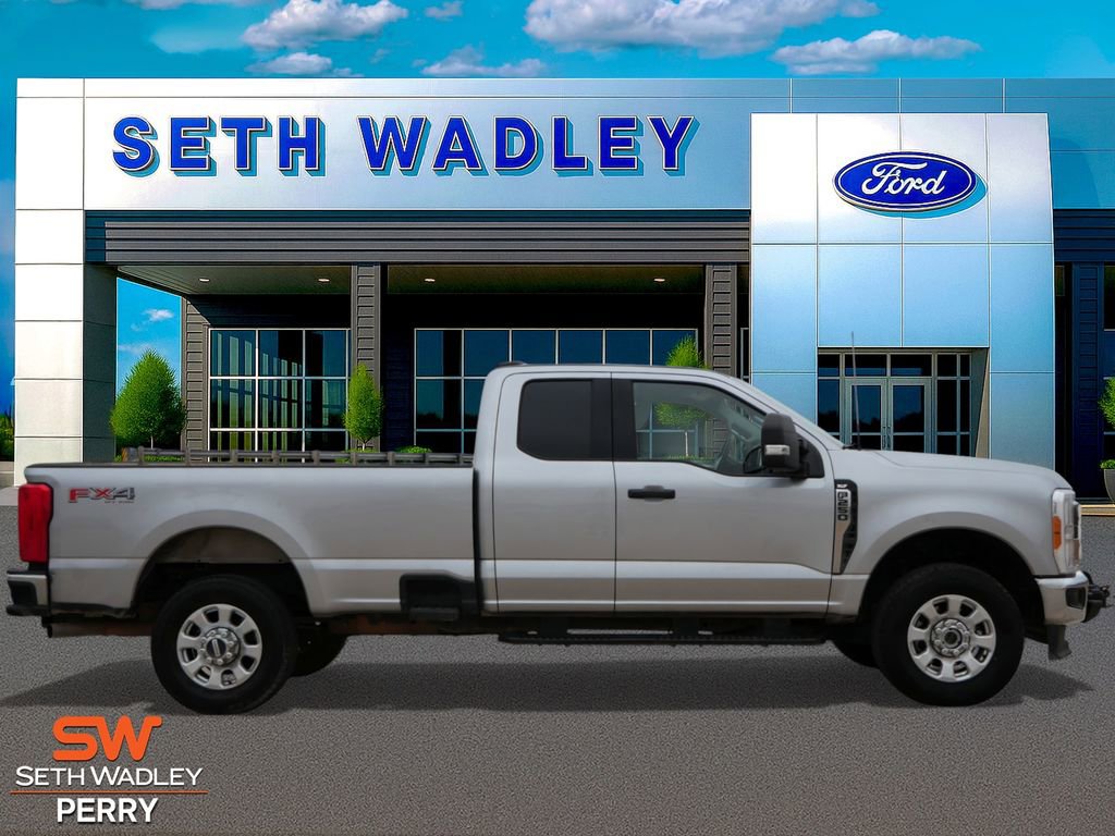 Used 2023 Ford F250 XLT w/ FX4 Off-Road Package image 2