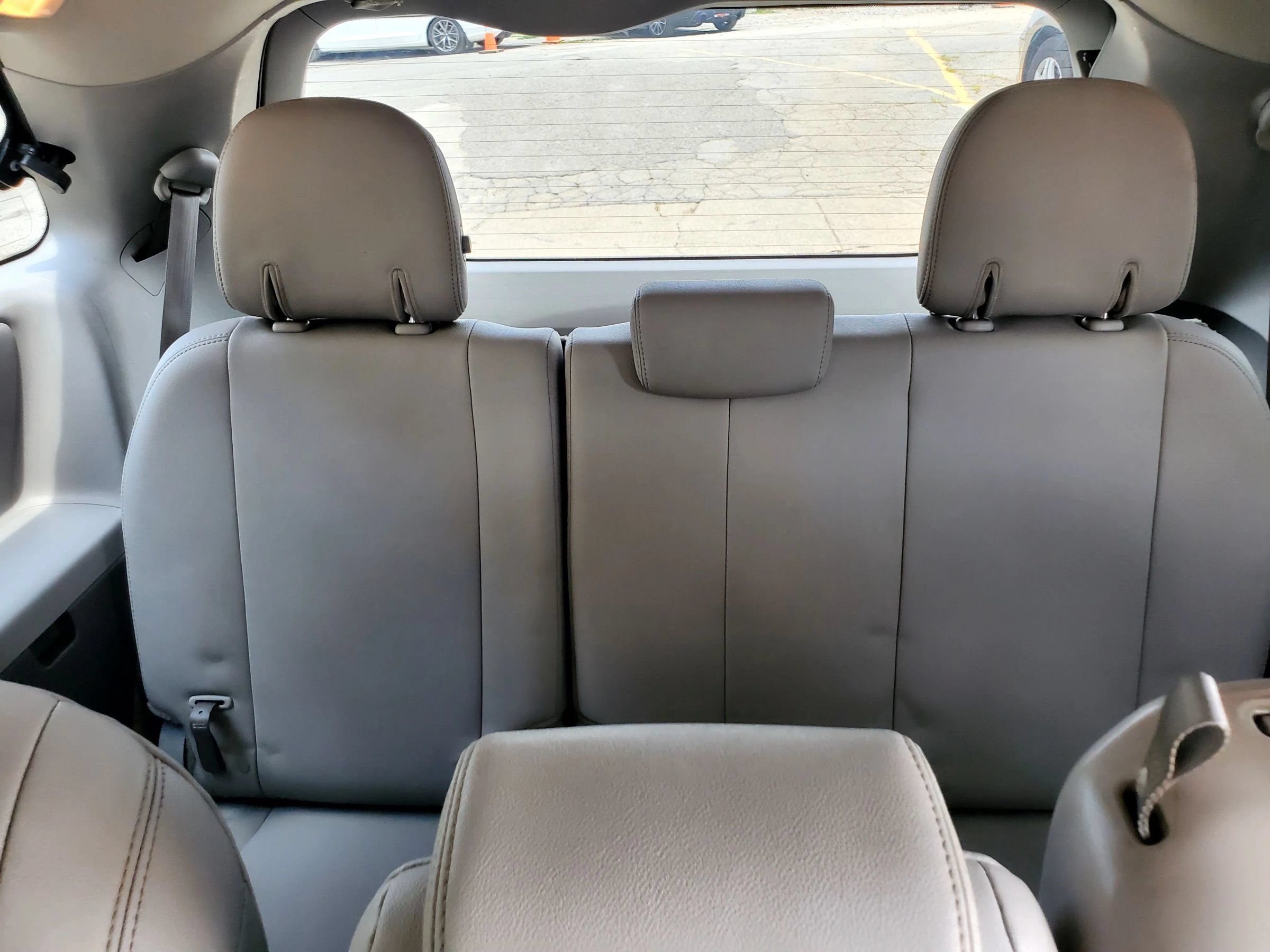 Used 2015 Toyota Sienna XLE FWD image 29