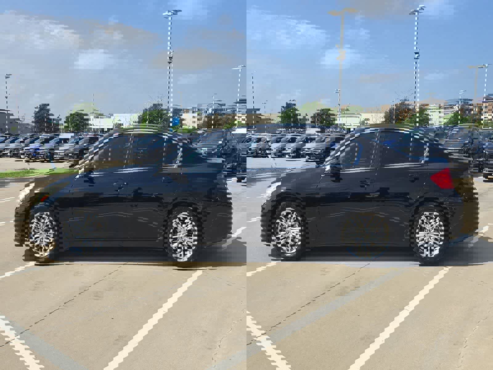 Used 2013 INFINITI G37 Journey w/ Premium Pkg image 3