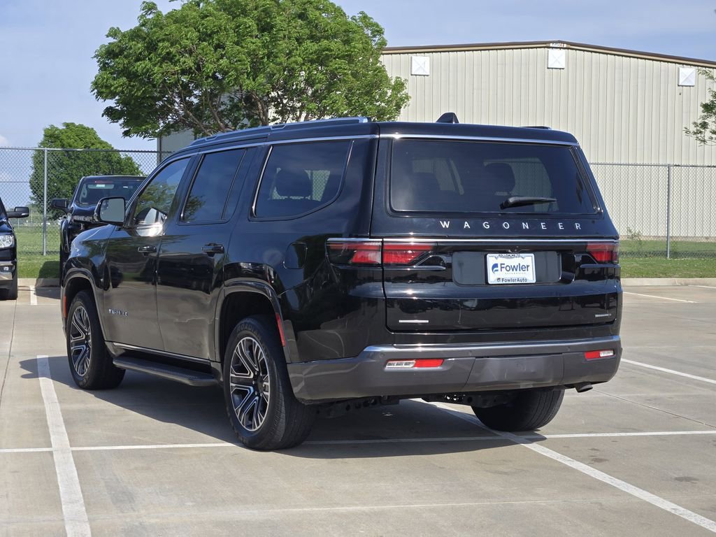 Used 2022 Jeep Wagoneer Series III AWD/4WD image 5
