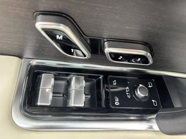 Used 2024 Land Rover Range Rover SE image 24