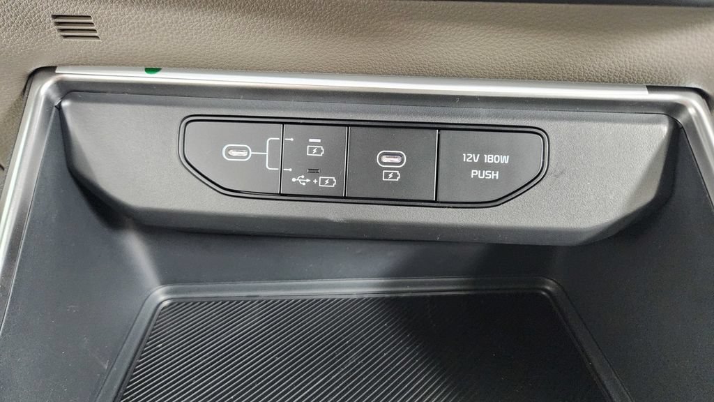 New 2026 Kia Carnival FWD image 32