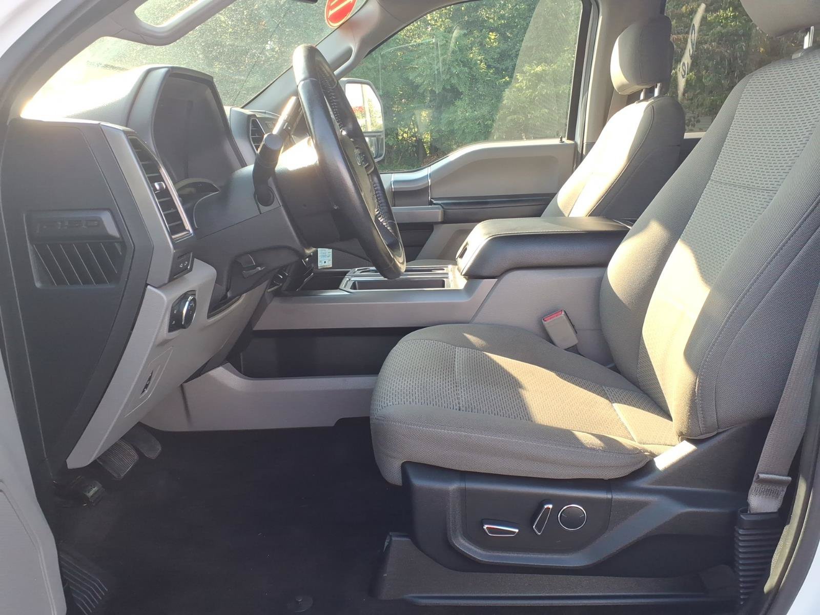 Used 2017 Ford F150 XLT w/ Equipment Group 302A Luxury AWD/4WD image 5