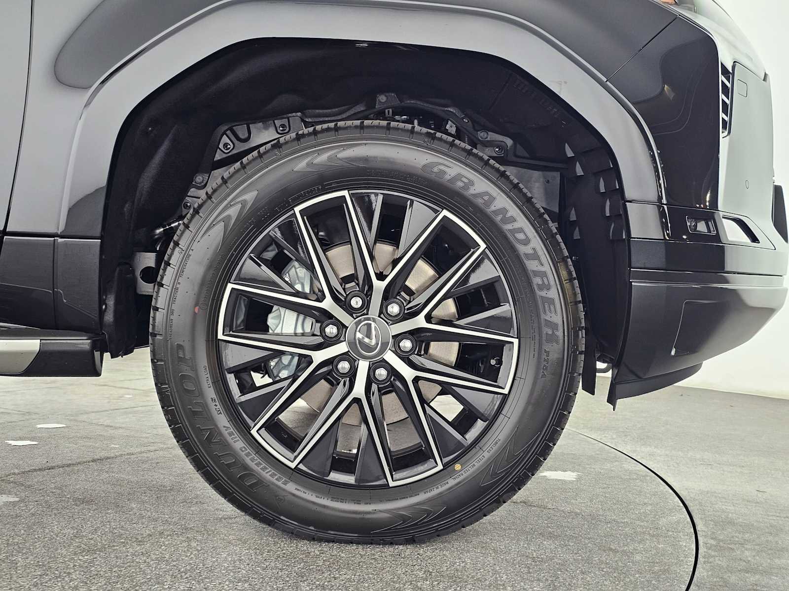 Used 2025 Lexus GX 550 image 9