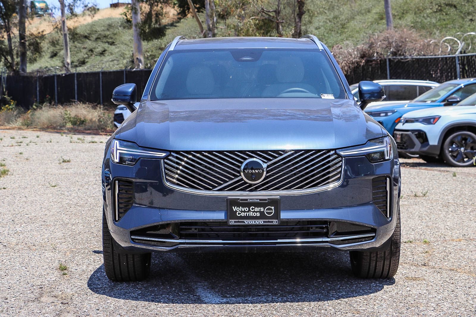 New 2026 Volvo XC90 B6 Plus w/ Protection Package Premier AWD/4WD image 2