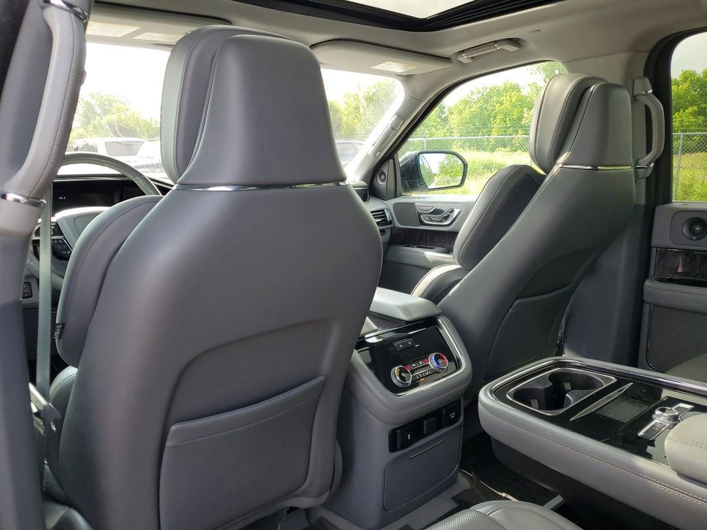 Used 2019 Lincoln Navigator Reserve w/ Cargo Package AWD/4WD image 29