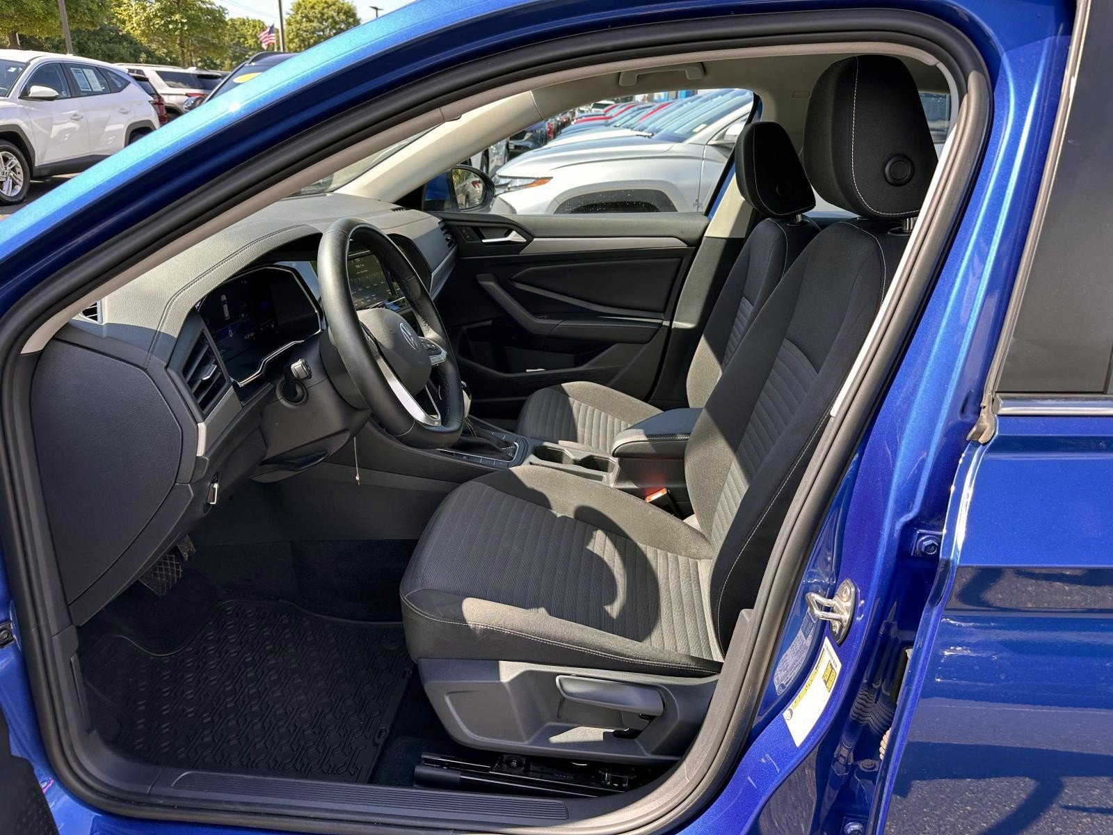 Used 2022 Volkswagen Jetta S FWD image 11