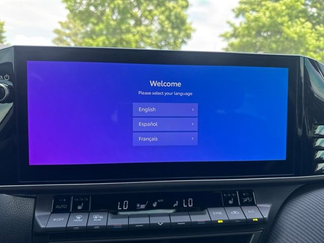 Used 2025 Toyota Camry SE w/ Multimedia Upgrade Package FWD image 33