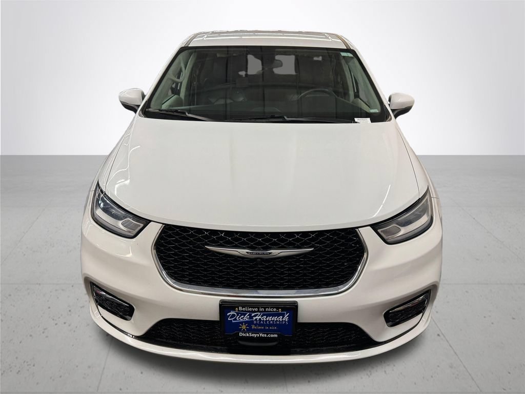 Used 2023 Chrysler Pacifica Touring-L FWD image 12