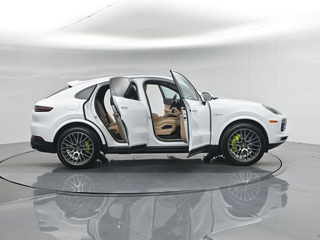 Used 2022 Porsche Cayenne E-Hybrid Coupe image 34