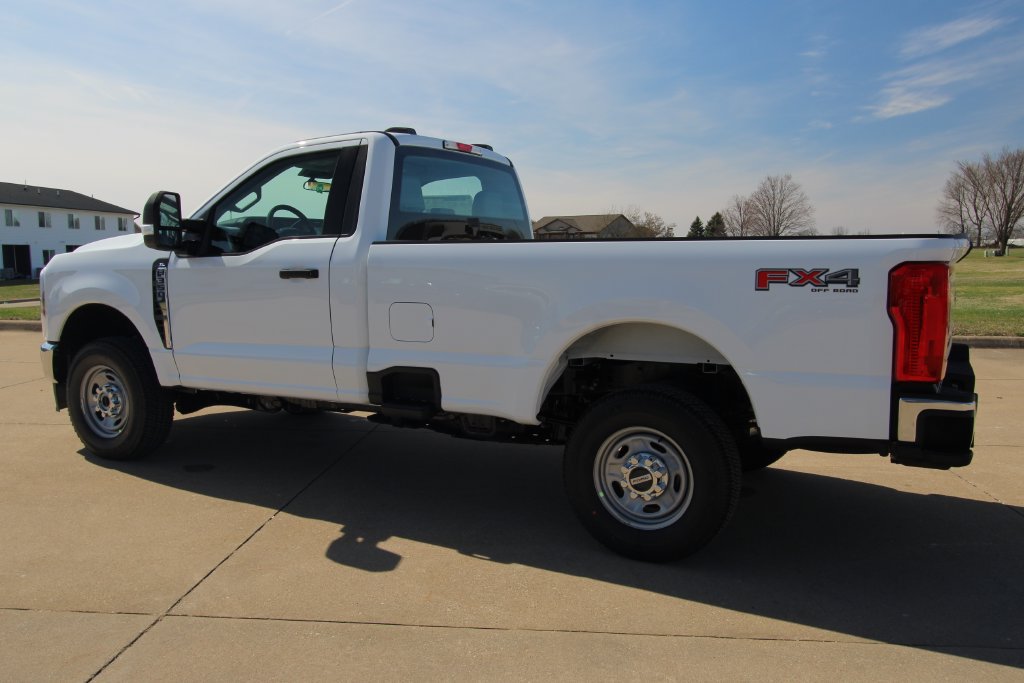 New 2026 Ford F350 XL w/ FX4 Off-Road Package AWD/4WD image 13