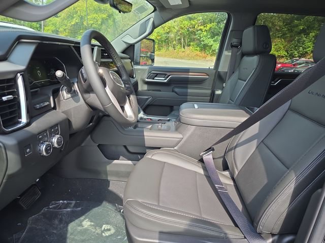 New 2025 GMC Sierra 3500 Denali w/ Denali Reserve Package image 4