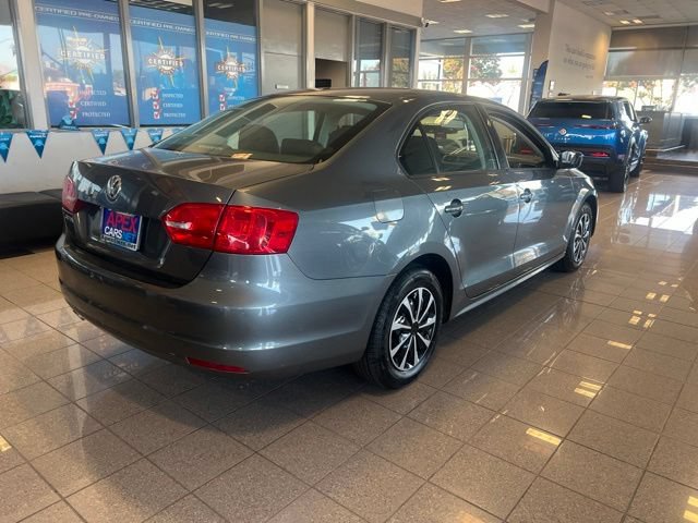 Used 2013 Volkswagen Jetta S FWD image 2