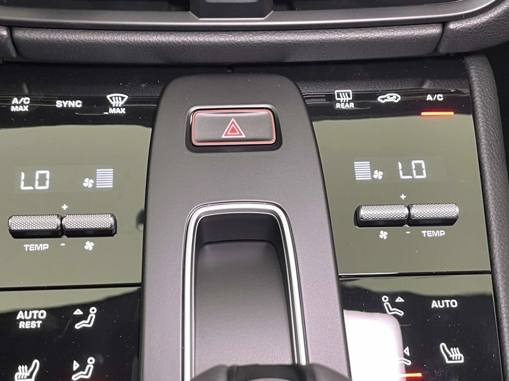 New 2026 Porsche Macan AWD/4WD image 32