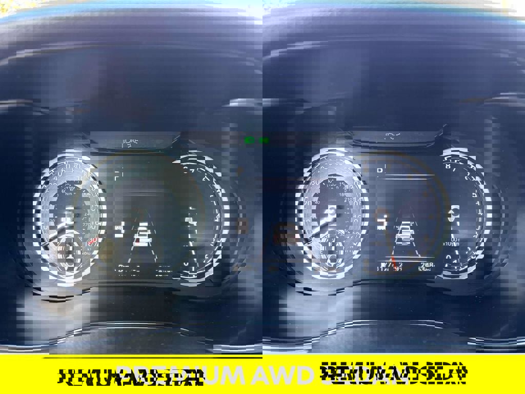 Used 2024 Genesis G70 2.5T image 16