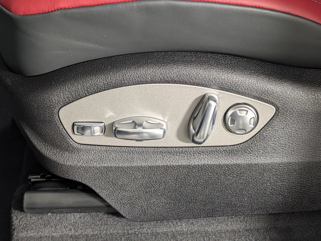 New 2026 Porsche Macan AWD/4WD image 28