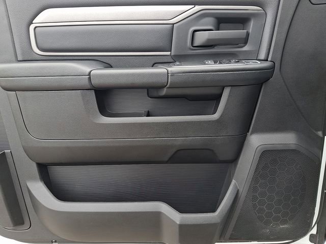 Used 2024 RAM 2500 Tradesman w/ Chrome Appearance Group image 12