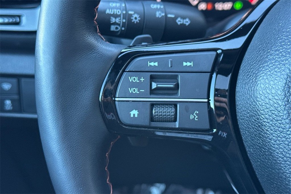 Certified 2024 Honda Pilot TrailSport image 30