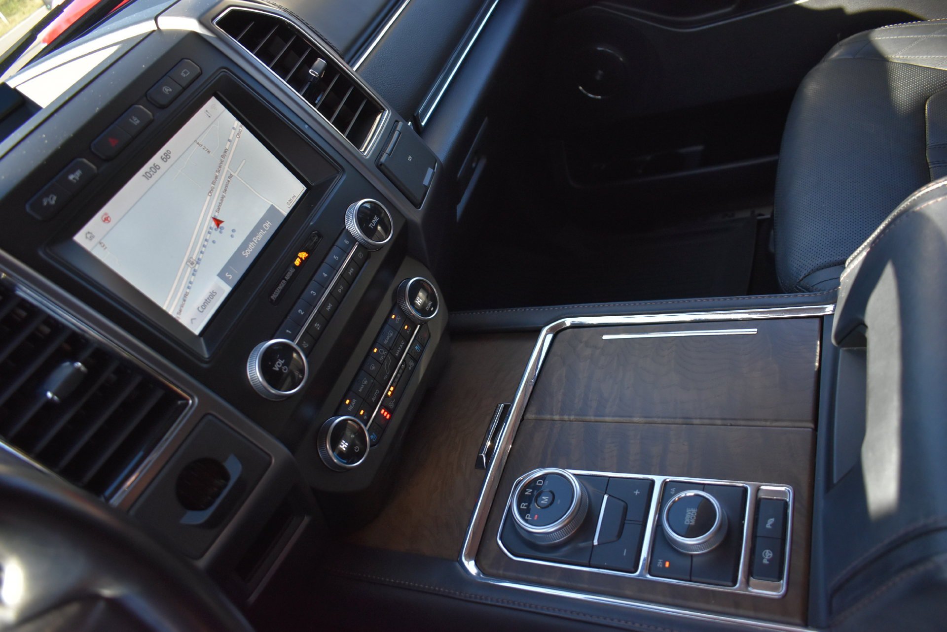 Used 2021 Ford Expedition Platinum AWD/4WD image 25