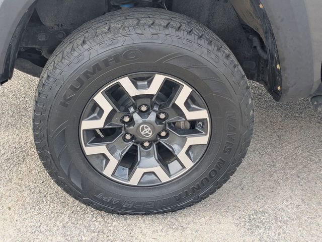 Used 2020 Toyota Tacoma TRD Off-Road w/ Technology Package image 13