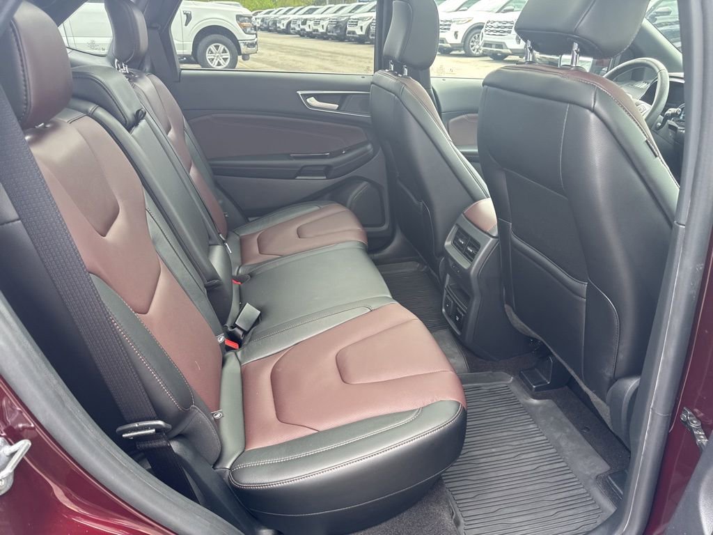 Used 2020 Ford Edge Titanium w/ Equipment Group 301A AWD/4WD image 40