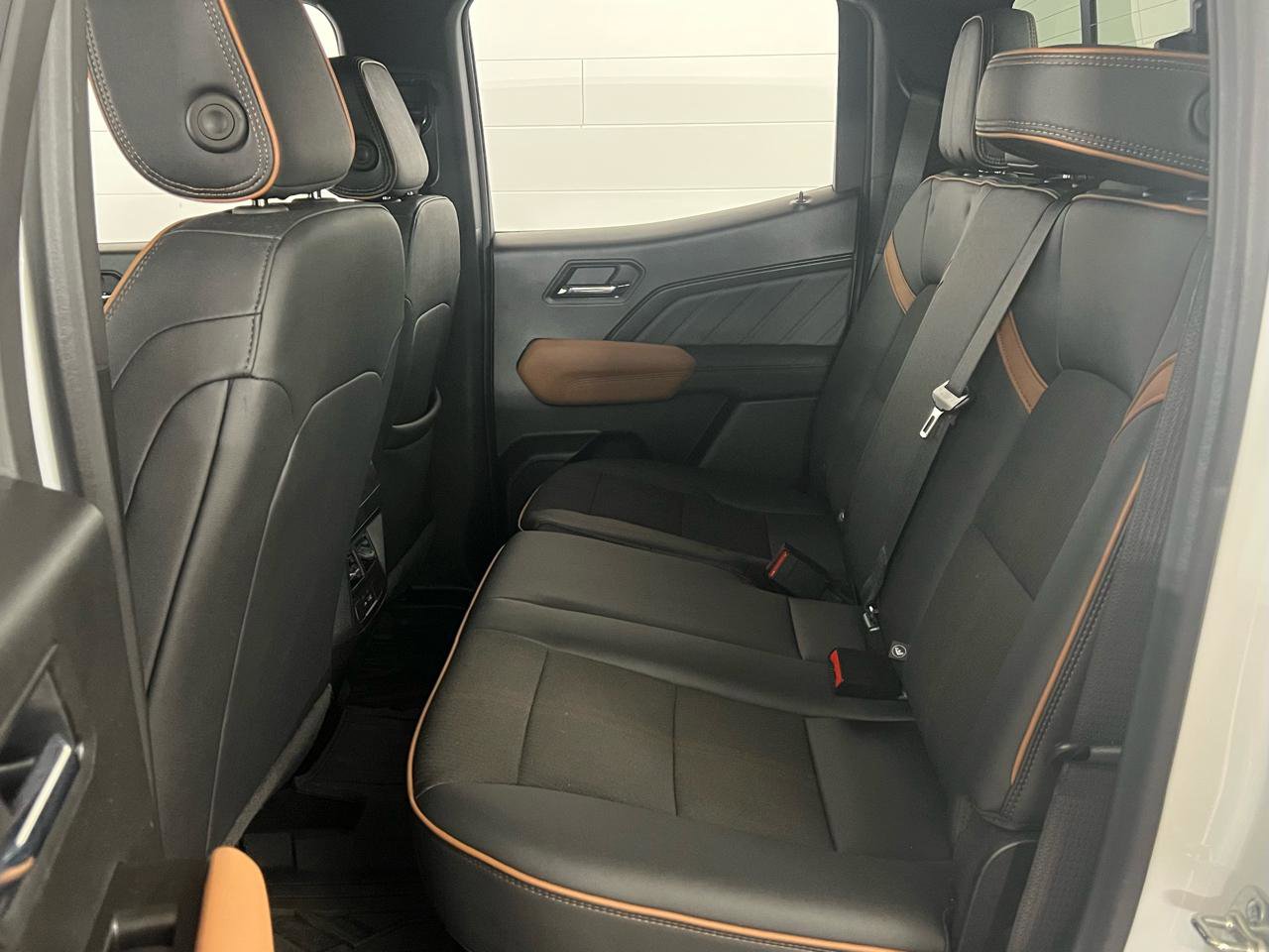 Used 2024 GMC Canyon AT4 w/ Technology Package image 26