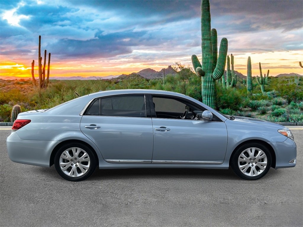 Used 2012 Toyota Avalon image 2