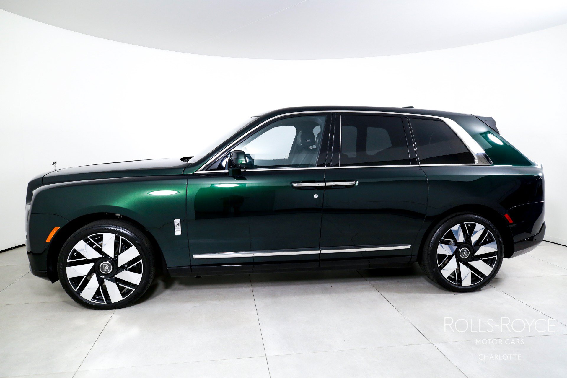 Used 2026 Rolls-Royce Cullinan AWD/4WD image 3