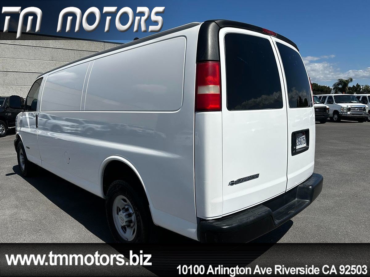Used 2006 Chevrolet Express 2500 Extended w/ Power and Light Package RWD image 4
