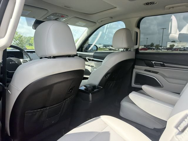 Used 2025 Kia Telluride S FWD image 13
