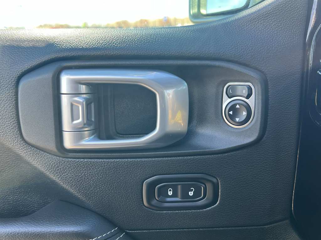 Used 2021 Jeep Wrangler Unlimited Sahara w/ Uconnect 4C Nav & Sound Group image 14