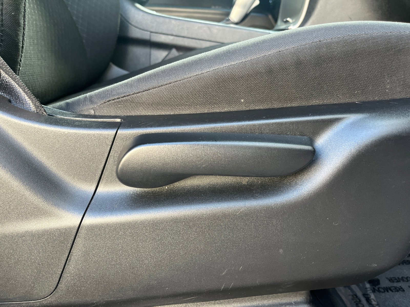 Used 2019 Jeep Grand Cherokee Laredo w/ 18" Wheel & 8.4" Radio Group image 28