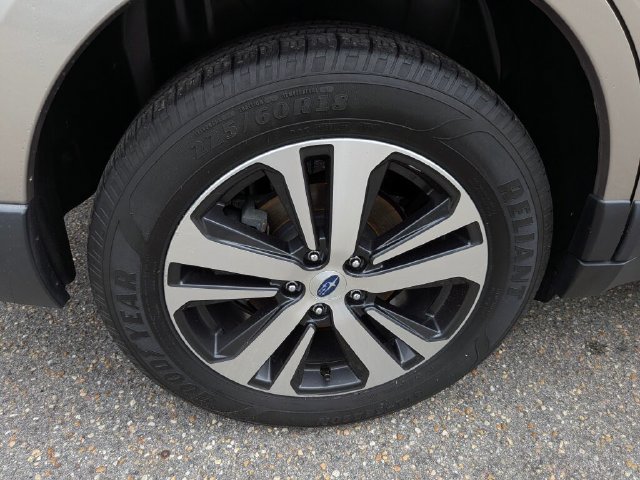 Used 2019 Subaru Outback 2.5i Limited AWD/4WD image 12
