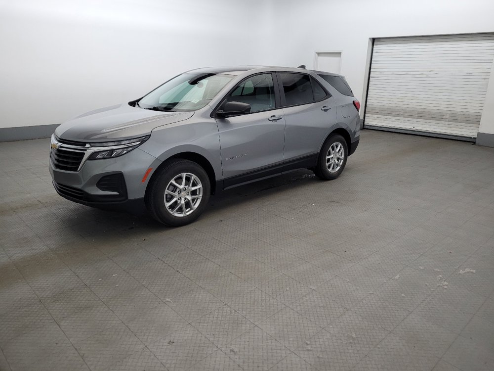 Used 2024 Chevrolet Equinox LS w/ LS Convenience Package AWD/4WD image 2