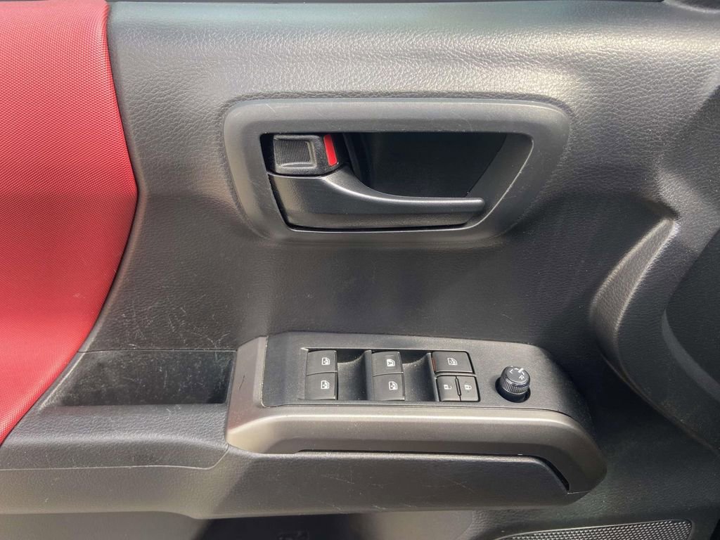 Used 2022 Toyota Tacoma SR5 w/ Technology Package image 12