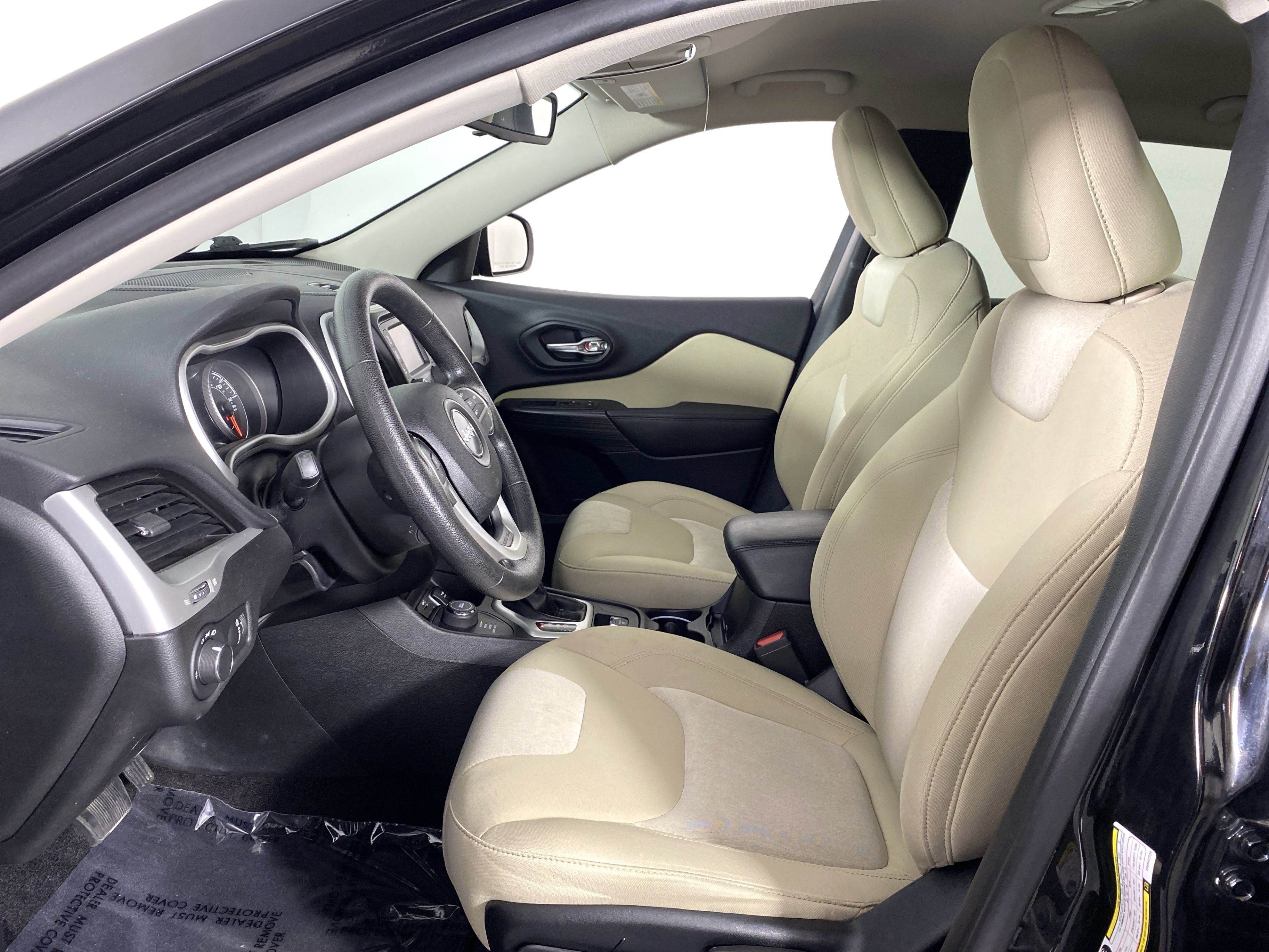 Used 2017 Jeep Cherokee Sport AWD/4WD image 13