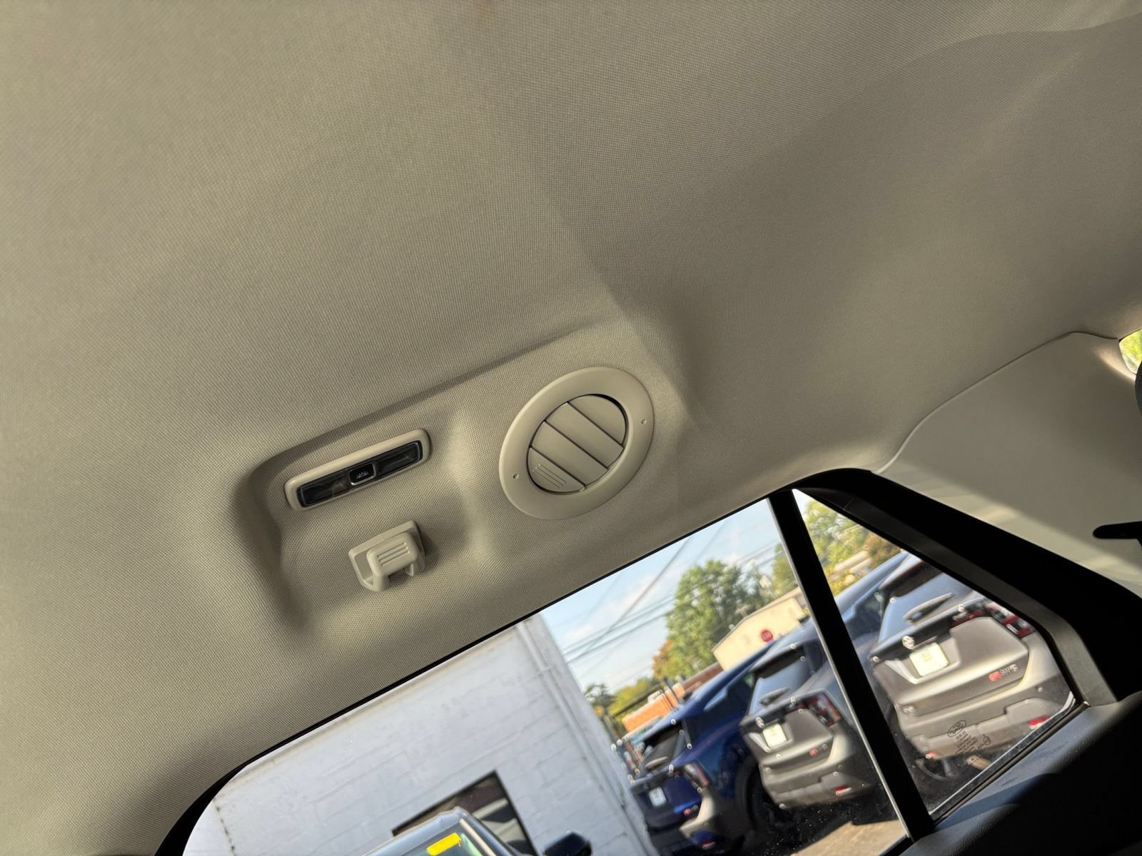 Used 2026 Ford Explorer Active AWD/4WD image 24