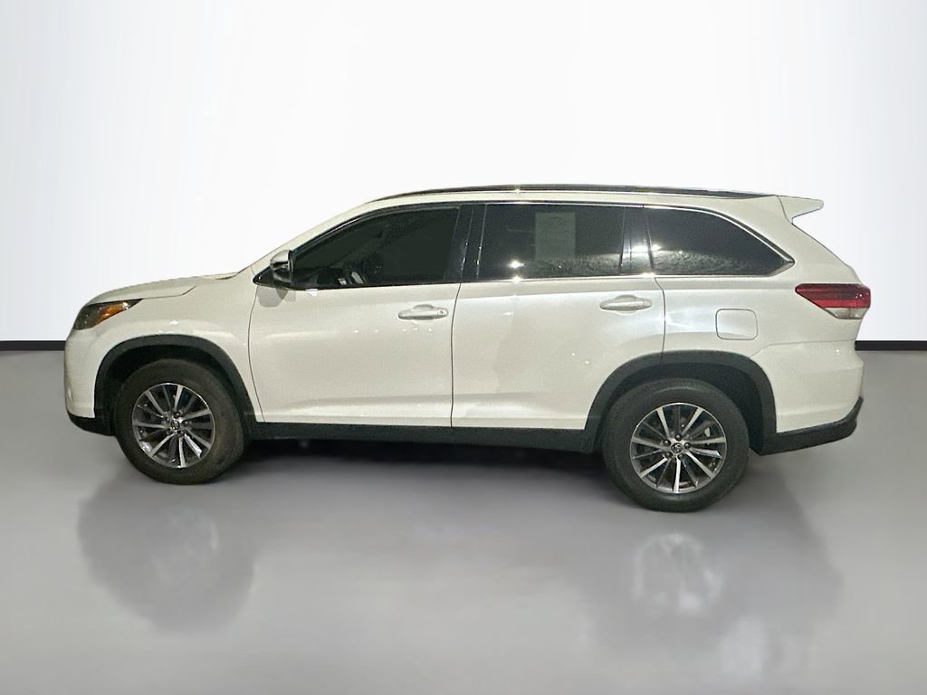 Used 2019 Toyota Highlander XLE image 4