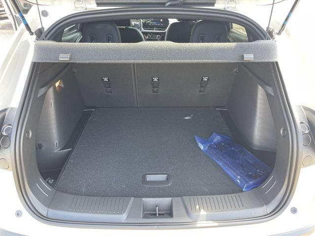 New 2026 Chevrolet Trax RS w/ Sunroof Package FWD image 23