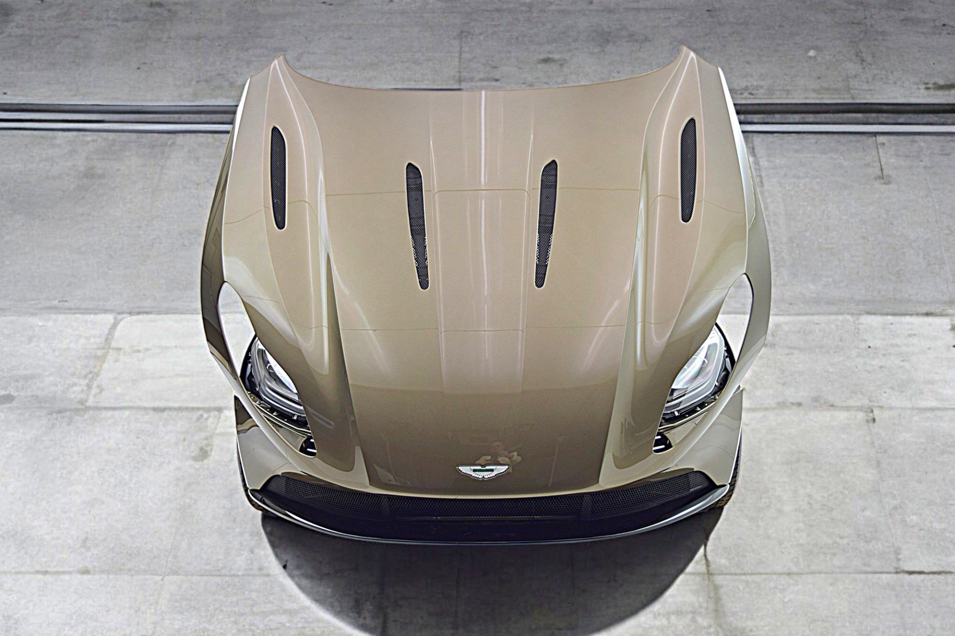 Used 2018 Aston Martin DB11 V12 image 14