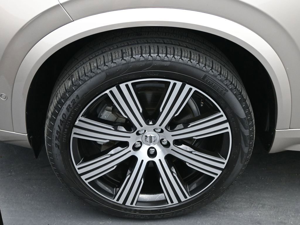 Certified 2024 Volvo XC90 B5 Plus image 4
