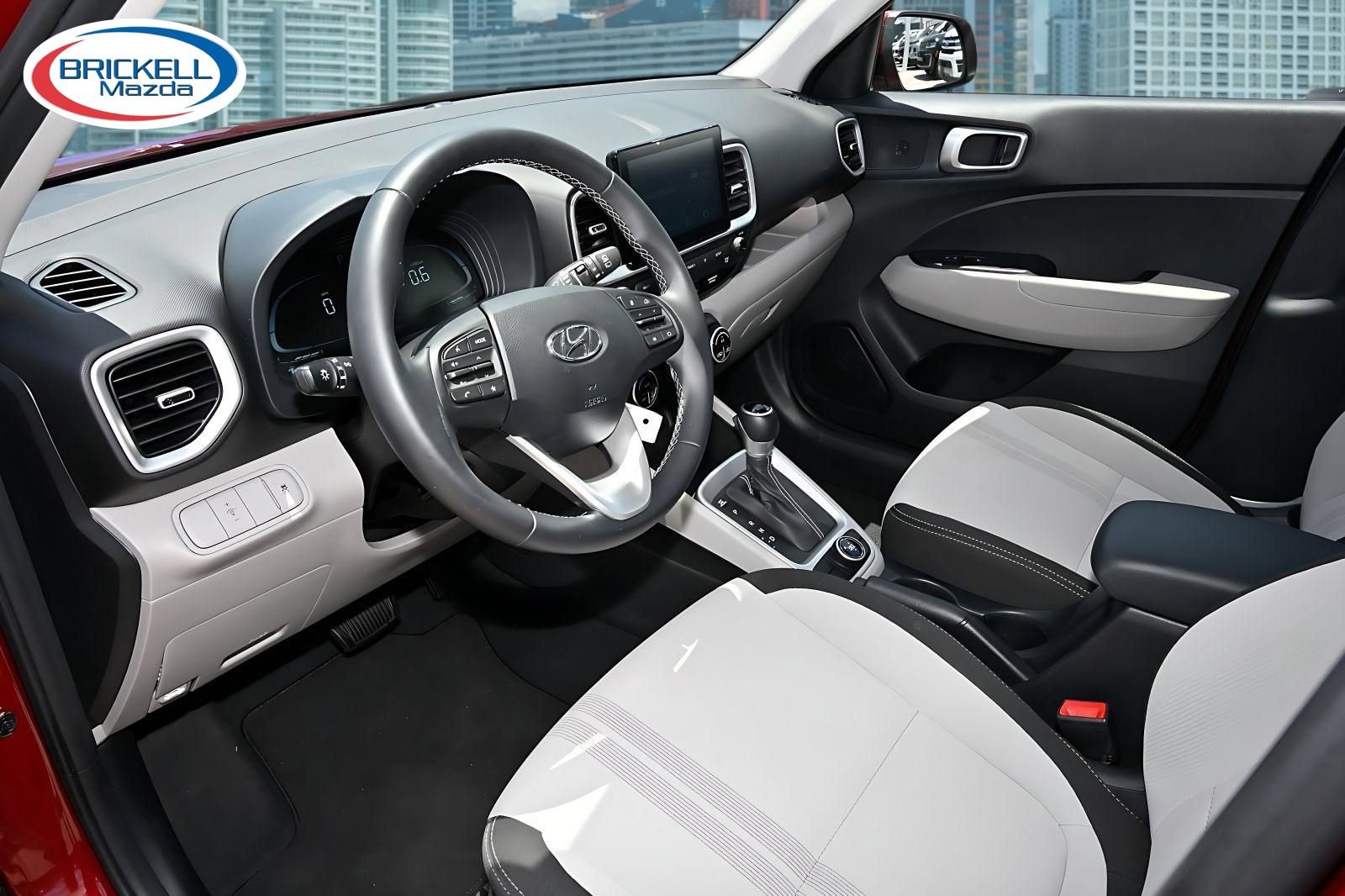 Used 2023 Hyundai Venue SEL FWD image 5