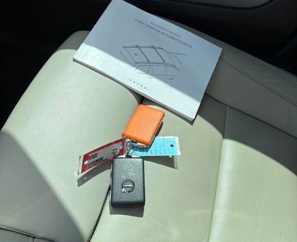 Certified 2023 Volvo XC40 B5 Plus w/ Protection Package Premier image 5