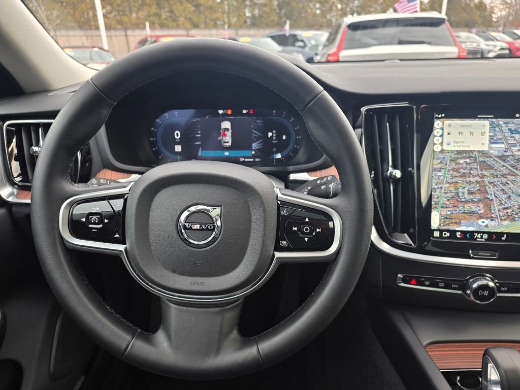 Used 2025 Volvo V60 B5 Cross Country Plus image 14